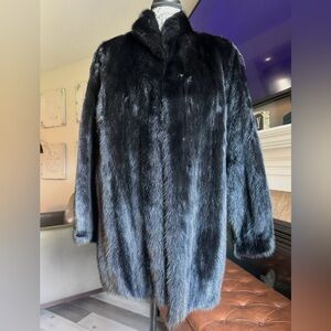 Luxurious Black Mink Fur Coat